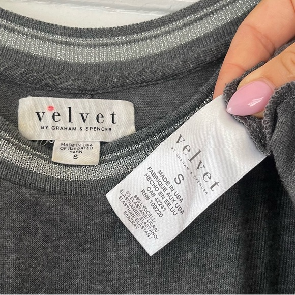 Velvet By Graham and Spencer Metallic Stripe Round Neck Tee Gray Small - Picture 12 of 13